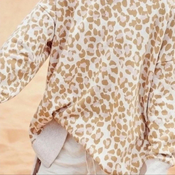 Aerie Womens Oversized Desert Leopard Side Slit Pullover Sweatshirt Size L - Picture 3 of 15